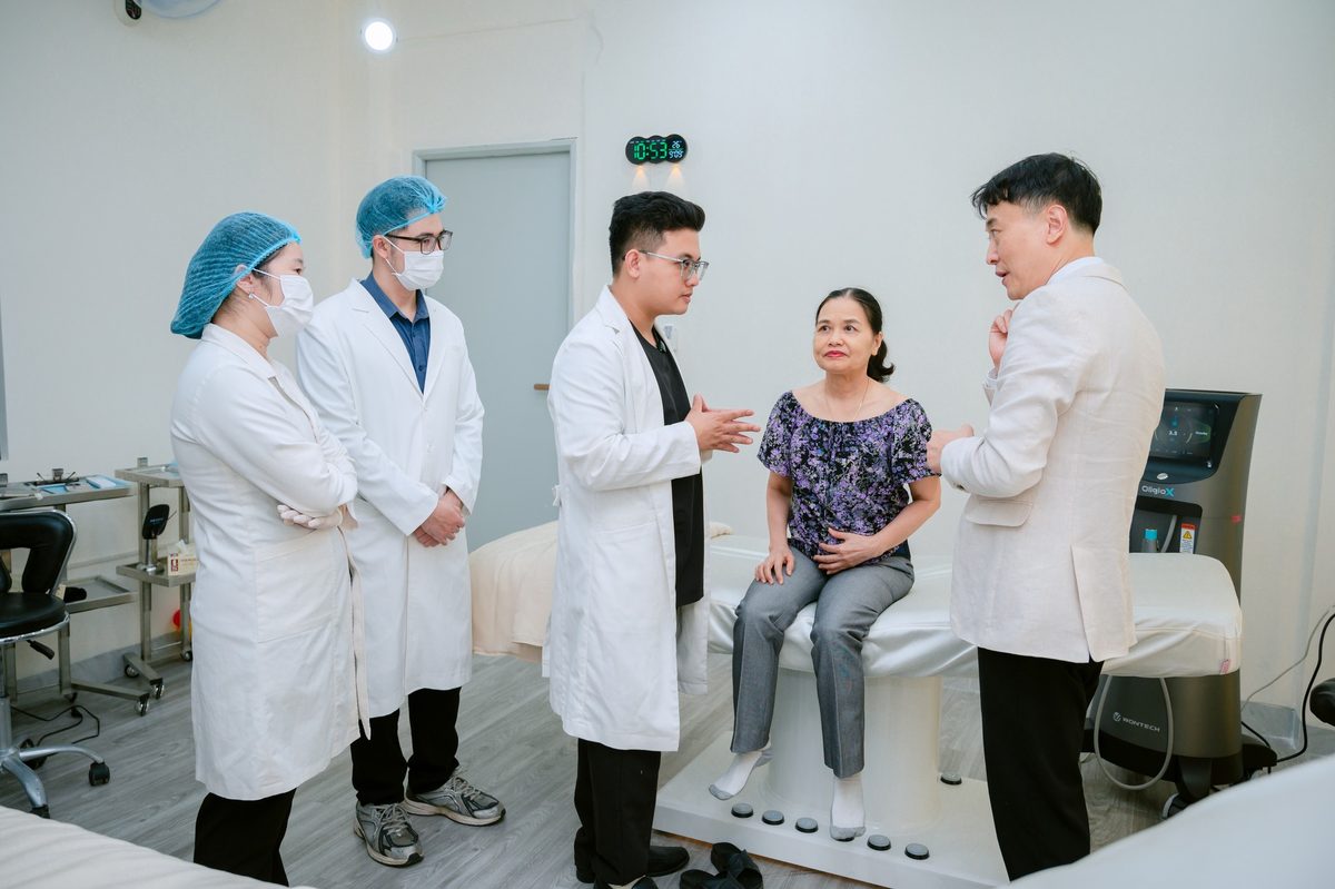 Đội ngũ Foxy M.D trong buổi đào tạo Oligio X