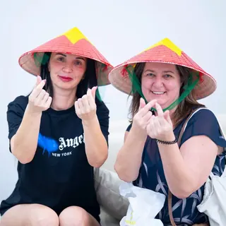 Khách hàng trải nghiệm dịch vụ tại Foxy M.D